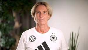 Martina Voss-Tecklenburg, Fußballnationaltrainerin und Demenzbotschafterin